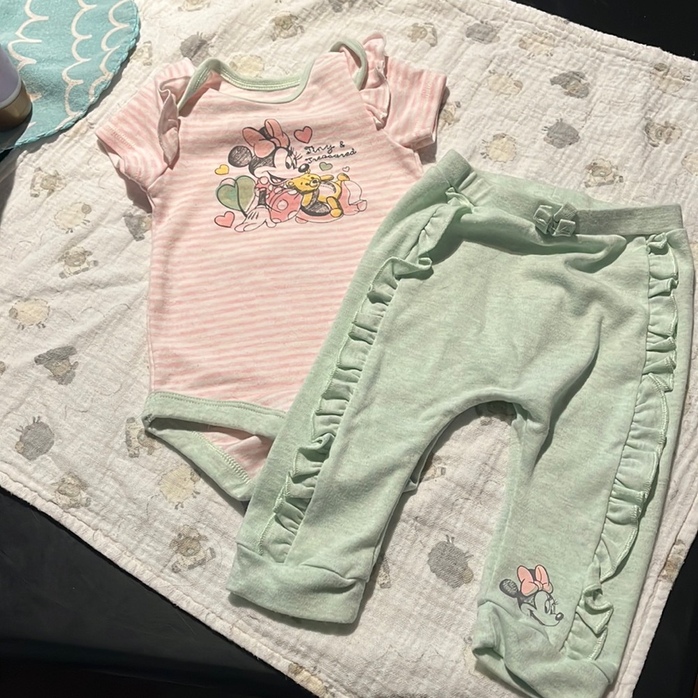 Girls 3-6mo Disney outfit